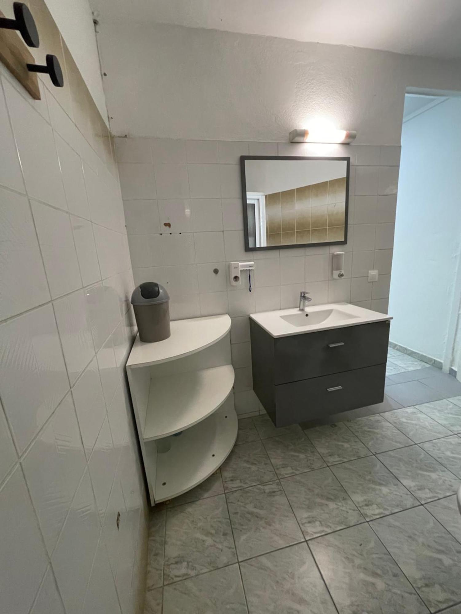 Jg Guest House Сен-Ан Екстериор снимка
