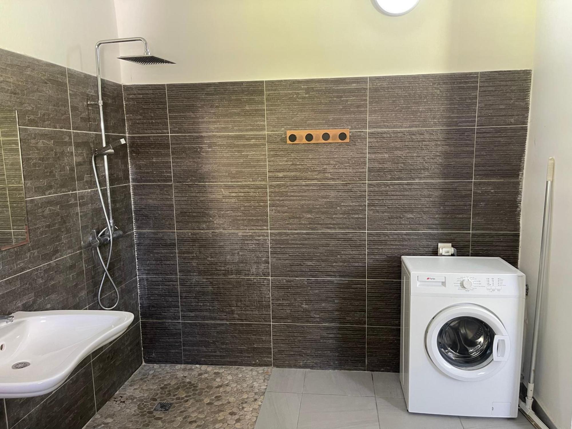 Jg Guest House Сен-Ан Екстериор снимка